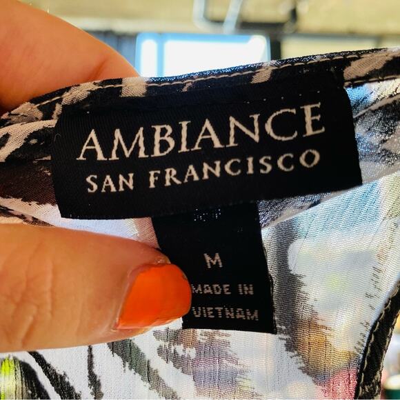 BOUTIQUE Black Brown White Aztec Geometric Swing Racerback Tank Top Blouse M - Picture 7 of 8